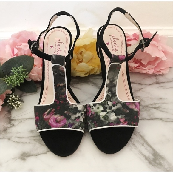 EUC Plenty by Tracy Reese Floral T-Strap Heels 7​​​​​ - Picture 1 of 8